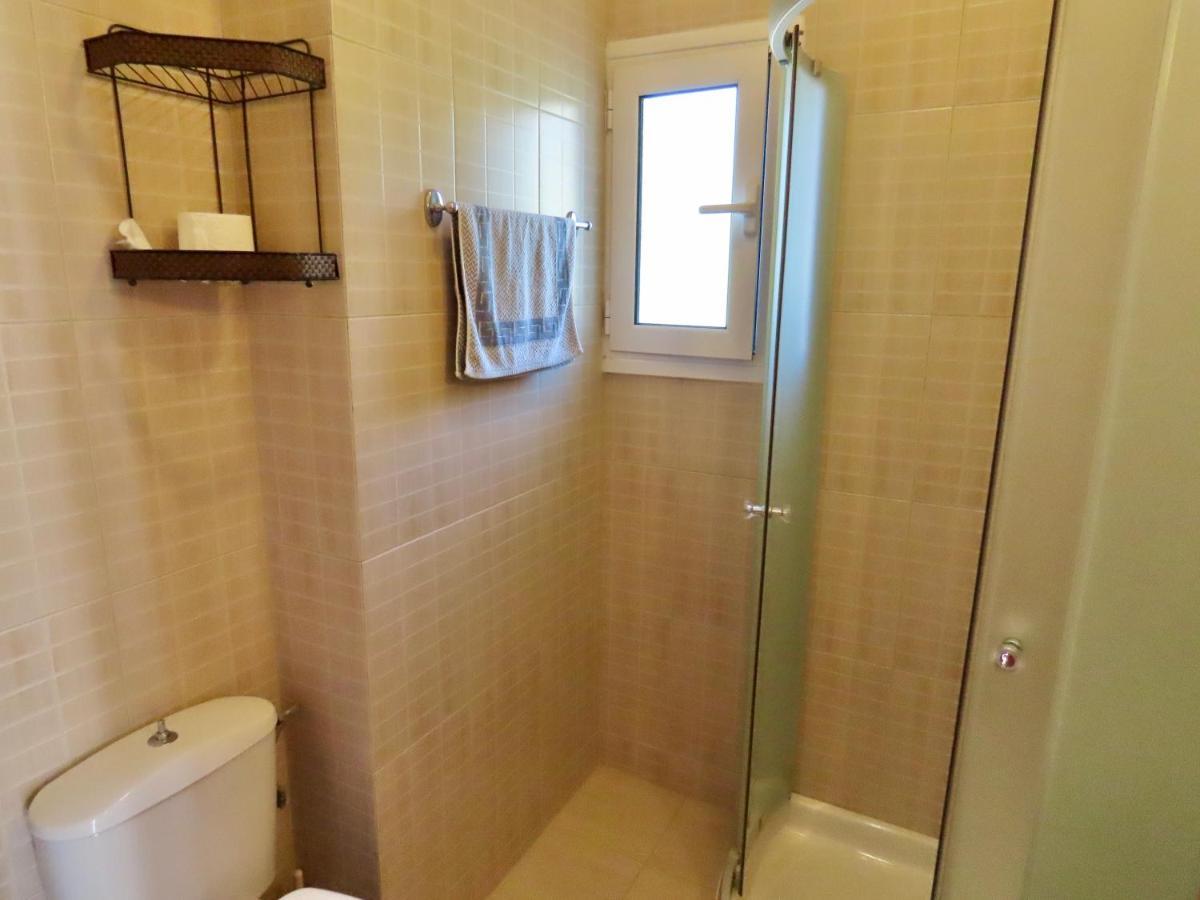 Phoebes Place At Kalamaki Court, 2 Bedroom Villa With A Shared Pool エクステリア 写真